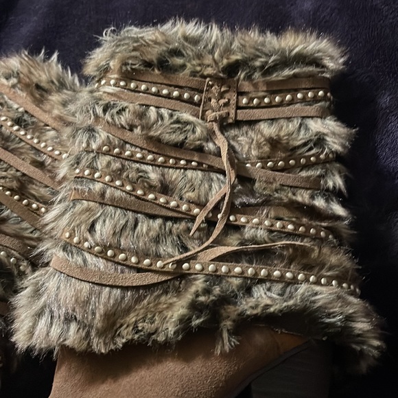 Naughty Monkey fur boots. Size 8.5 - Picture 3 of 6